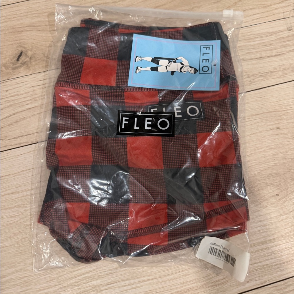 Fleo NWT buffalo plaid medium shorts